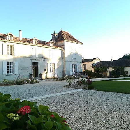 Domaine De Montboulard Hotell Soyaux Eksteriør bilde